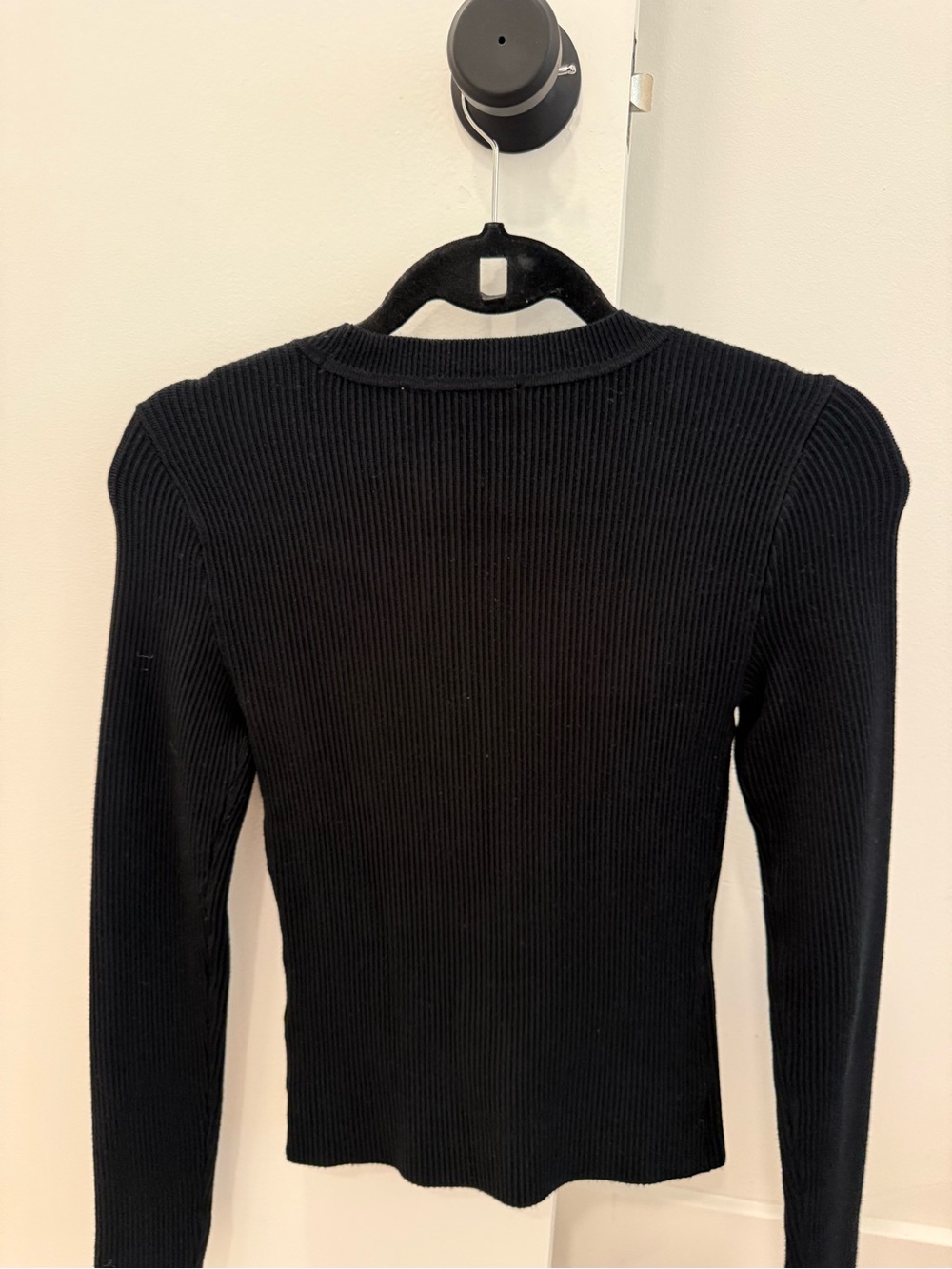 Abercrombie & Fitch Black Ribbed Crewneck Long-Sleeve Top - Picture 2 of 3